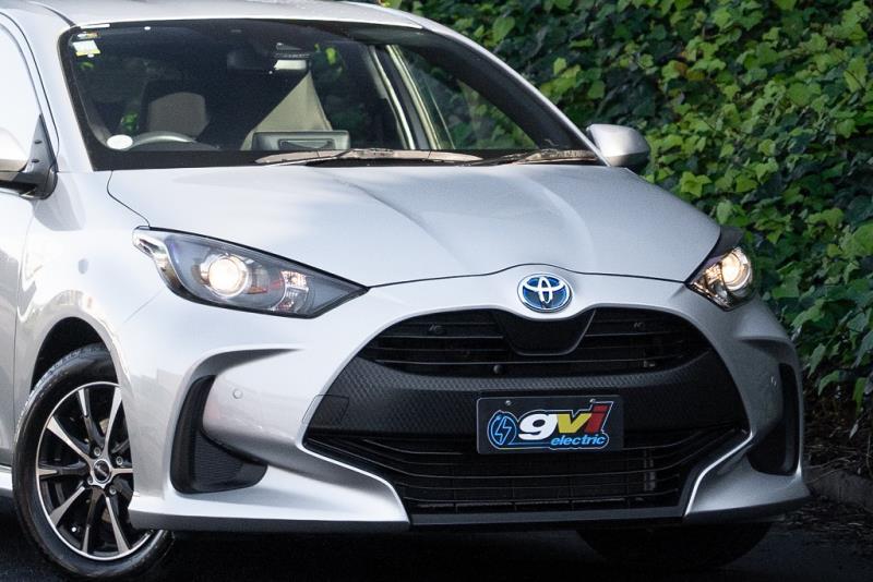 2022 Toyota Yaris Hybrid X / Vitz