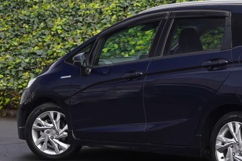 2015 Honda Shuttle Z Hybrid - Thumbnail