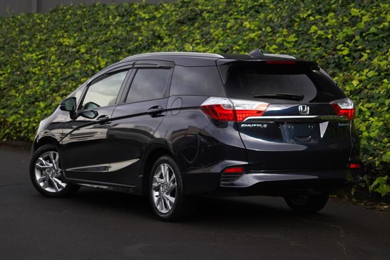 2015 Honda Shuttle Z Hybrid