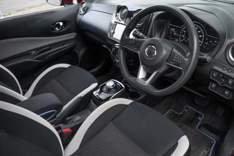 2017 Nissan Note e-Power X - Thumbnail