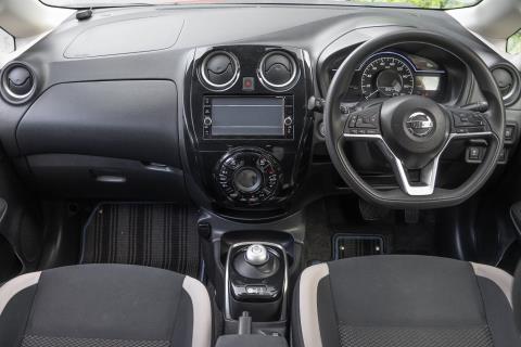 2017 Nissan Note e-Power X - Thumbnail