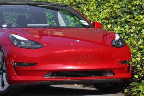 2022 Tesla Model 3 Long Range AWD - Thumbnail