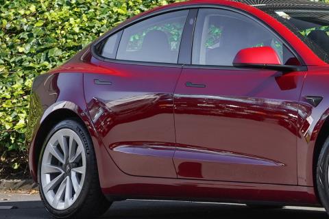 2022 Tesla Model 3 Long Range AWD - Thumbnail