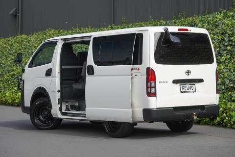2019 Toyota Hiace ZL 4x4 - Thumbnail