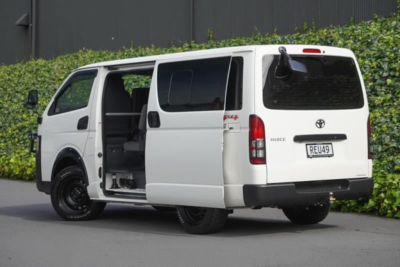 2019 Toyota Hiace ZL 4x4