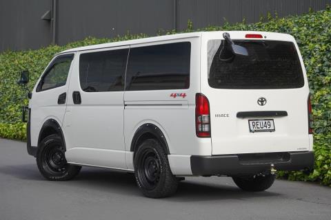 2019 Toyota Hiace ZL 4x4 - Thumbnail
