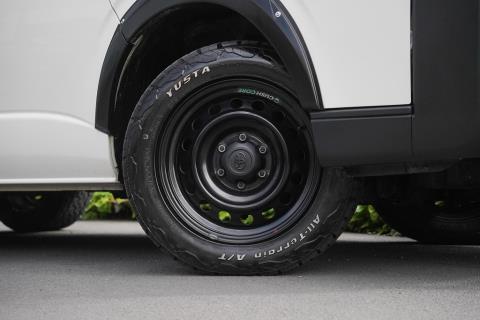 2019 Toyota Hiace ZL 4x4 - Thumbnail