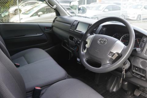 2019 Toyota Hiace ZL 4x4 - Thumbnail
