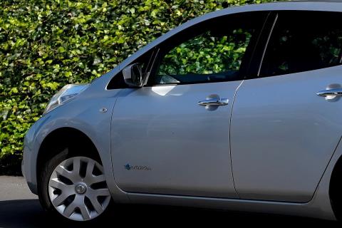 2016 Nissan Leaf 30X 60% SOH - Thumbnail