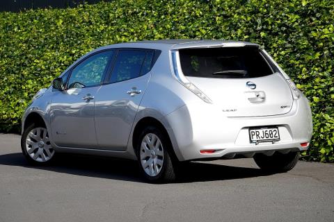 2016 Nissan Leaf 30X 60% SOH - Thumbnail