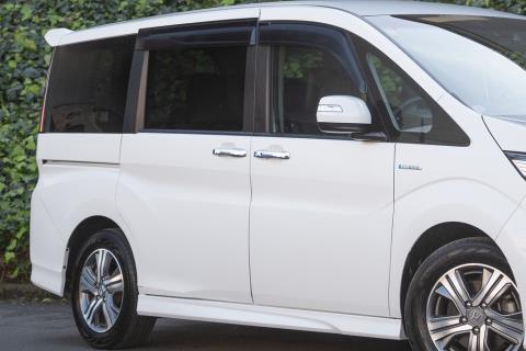 2018 Honda Step Wagon - Thumbnail