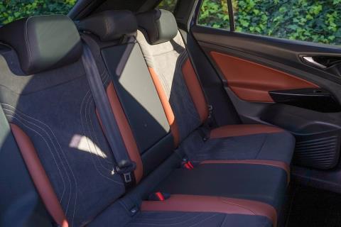 2024 Volkswagen ID.4 Pro 82kWh - Thumbnail