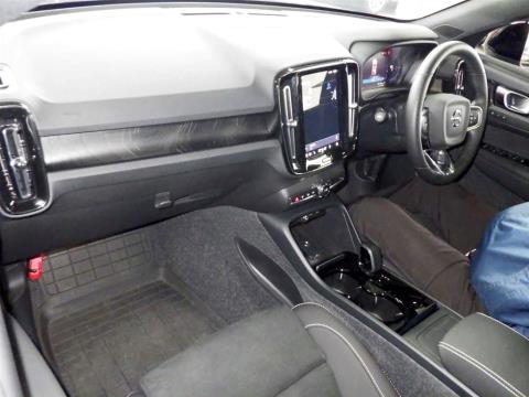 2022 Volvo C40 Recharge Ultimate - Thumbnail
