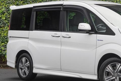 2017 Honda Step Wagon - Thumbnail