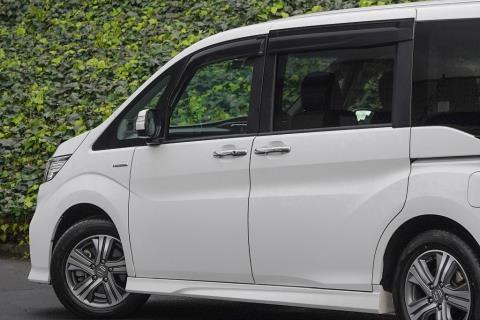 2017 Honda Step Wagon - Thumbnail