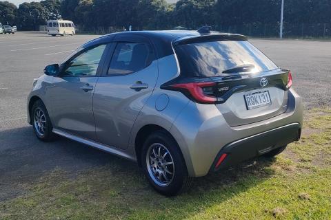 2020 Toyota Yaris Hybrid Z - Thumbnail