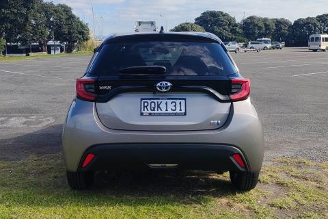 2020 Toyota Yaris Hybrid Z - Thumbnail