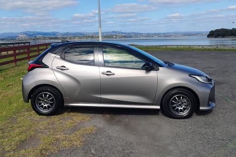 2020 Toyota Yaris Hybrid Z - Thumbnail