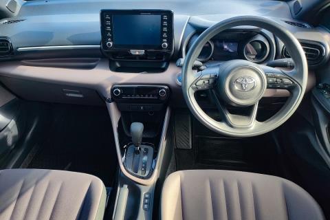 2020 Toyota Yaris Hybrid Z - Thumbnail