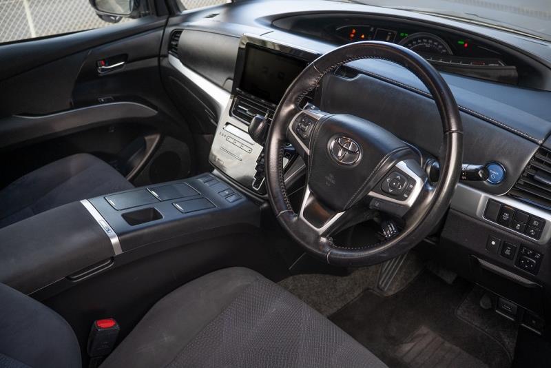 2016 Toyota Estima Aeras Hybrid