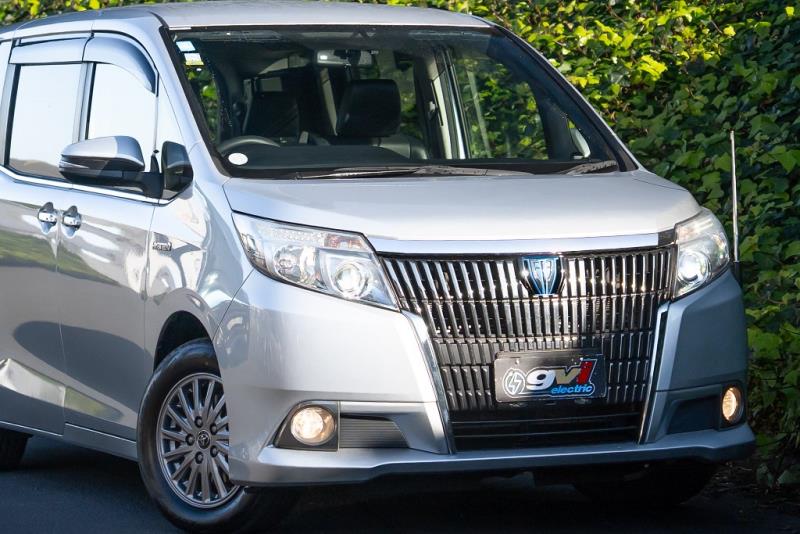2015 Toyota Noah / Esquire / Voxy