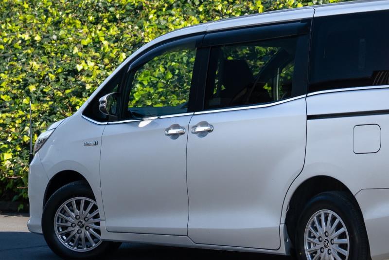 2015 Toyota Noah / Esquire / Voxy