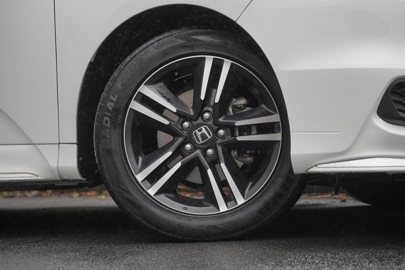 2017 Honda Odyssey Absolute Hybrid