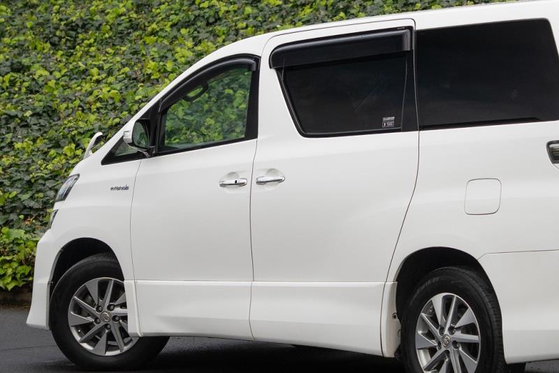2014 Toyota Vellfire / Alphard Hybrid