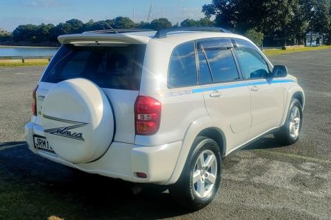 2005 Toyota RAV4L Sport 4WD - Thumbnail