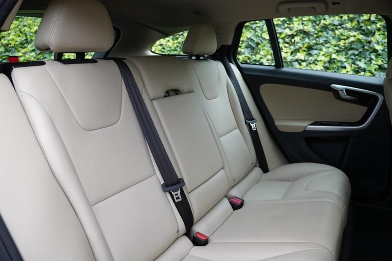 2016 Volvo V60 D4 Cross Country