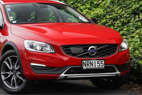 2016 Volvo V60 D4 Cross Country - Thumbnail