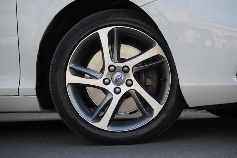 2016 Volvo V40 T4 2.0P - Thumbnail