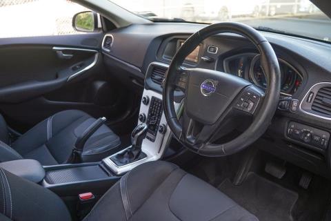 2016 Volvo V40 T4 2.0P - Thumbnail