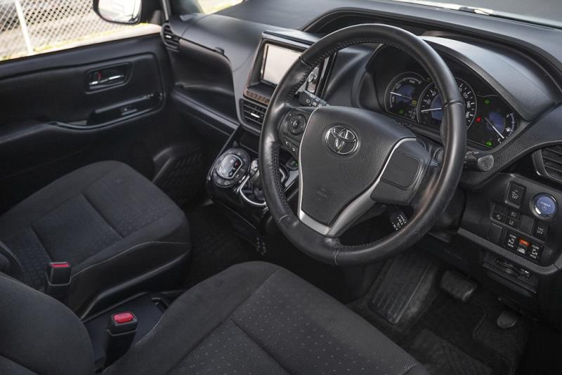 2018 Toyota Noah G / Voxy / Esquire
