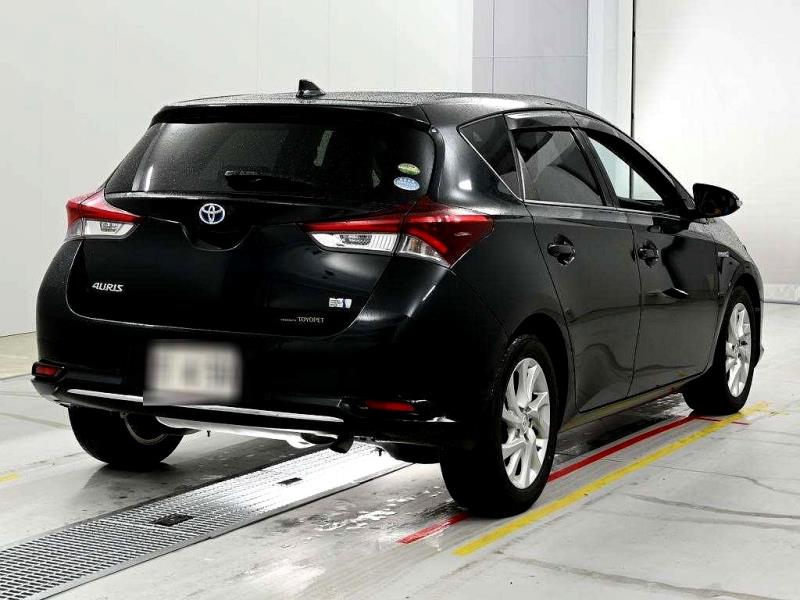 2017 Toyota Auris Hybrid / Corolla