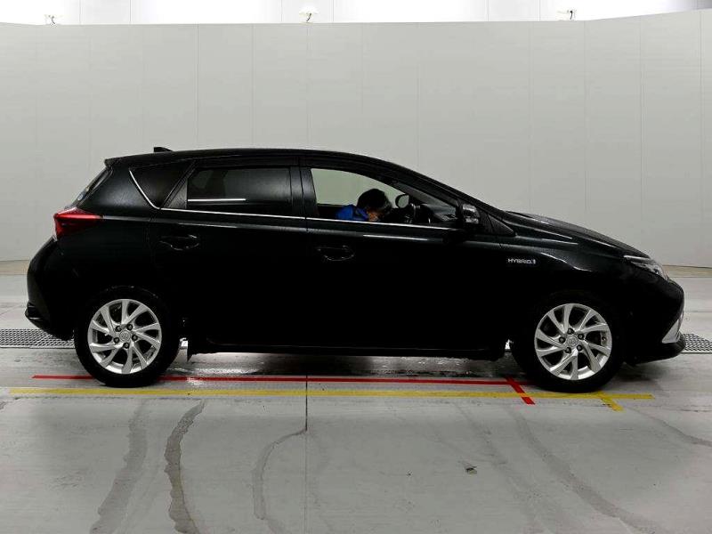 2017 Toyota Auris Hybrid / Corolla