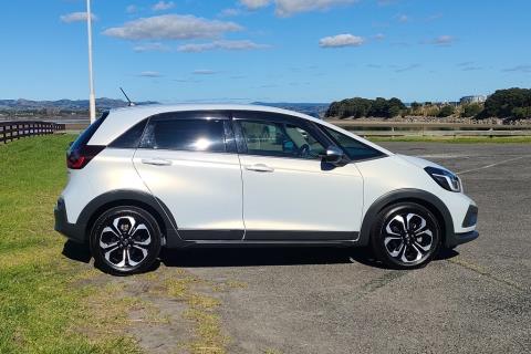2020 Honda Fit E:HEV / Jazz Crosstar - Thumbnail