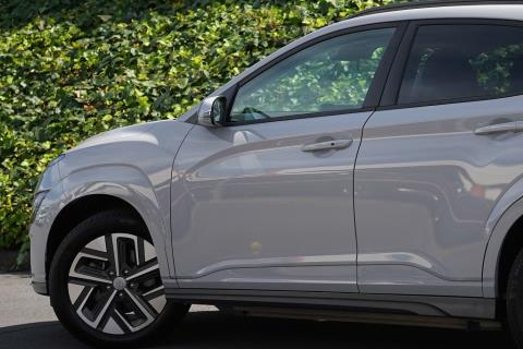 2021 Hyundai Kona EV 64kWh - Thumbnail