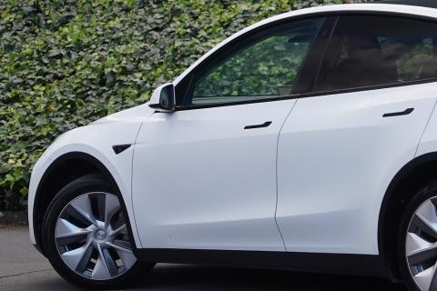 2022 Tesla Model Y RWD 60kWh - Thumbnail