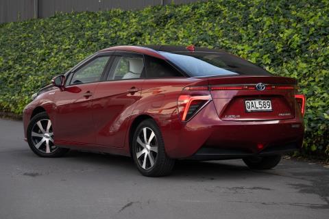 2017 Toyota Mirai - Thumbnail