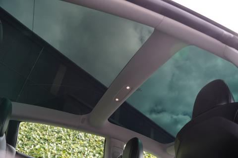 2022 Tesla Model 3 SR+ - Thumbnail