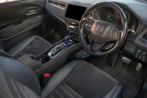 2017 Honda Vezel RS Hybrid / HR-V - Thumbnail
