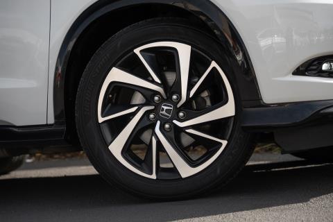 2017 Honda Vezel RS Hybrid / HR-V - Thumbnail