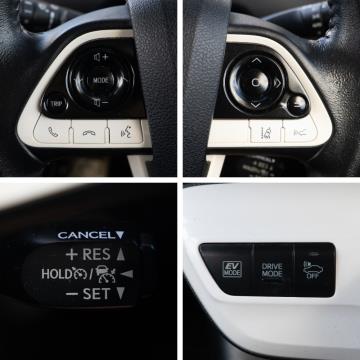 2016 Toyota Prius Hybrid - Thumbnail