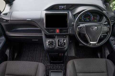 2017 Toyota Voxy Hybrid V / Noah - Thumbnail