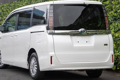 2017 Toyota Voxy Hybrid V / Noah - Thumbnail