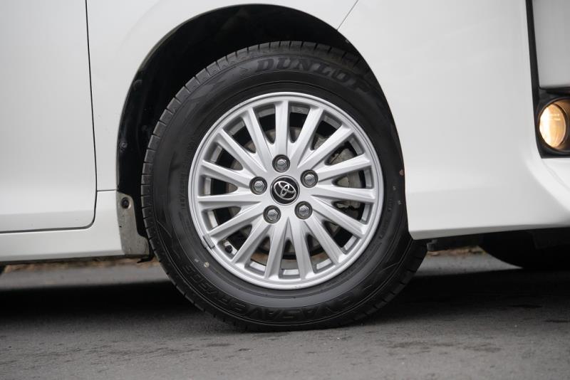 2017 Toyota Voxy Hybrid V / Noah