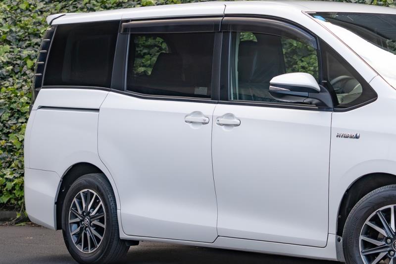 2016 Toyota Voxy V Hybrid / Noah