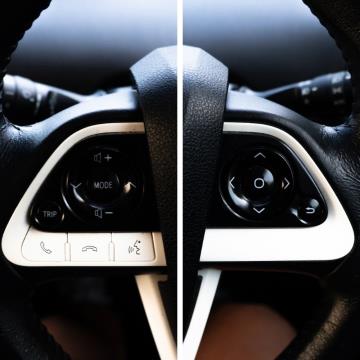 2016 Toyota Prius Hybrid S - Thumbnail