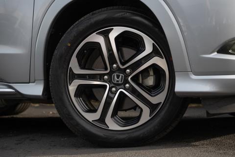2017 Honda Vezel Z / HR-V Hybrid - Thumbnail